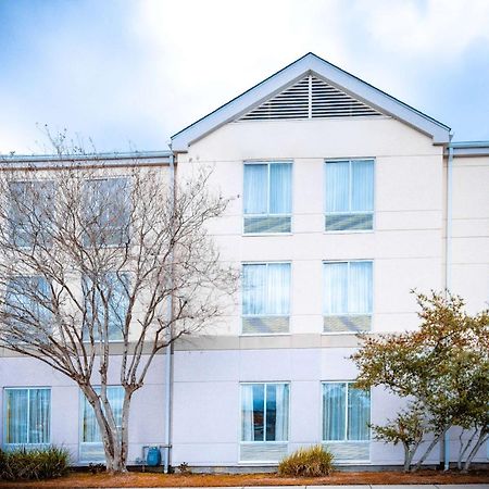 Wyndham Garden New Orleans Airport Hotel Kenner Exterior photo